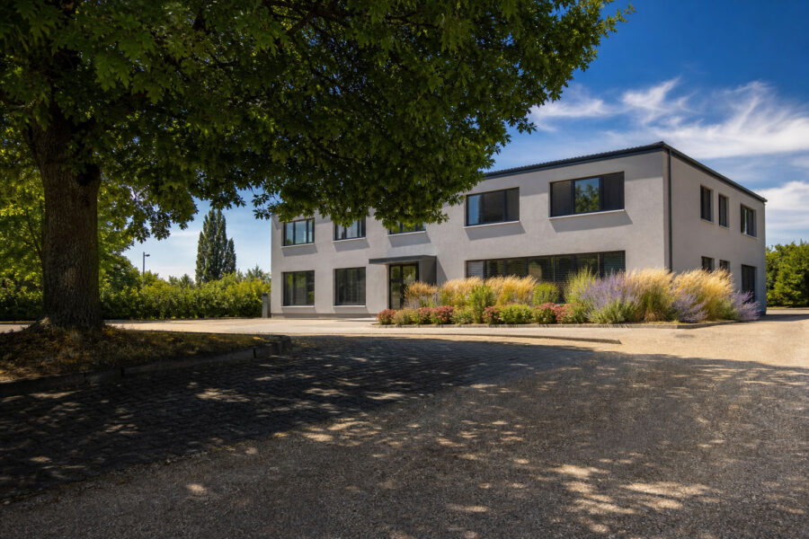 hitzeresistente-konzepte-unternehmensstandorte - KI generiert